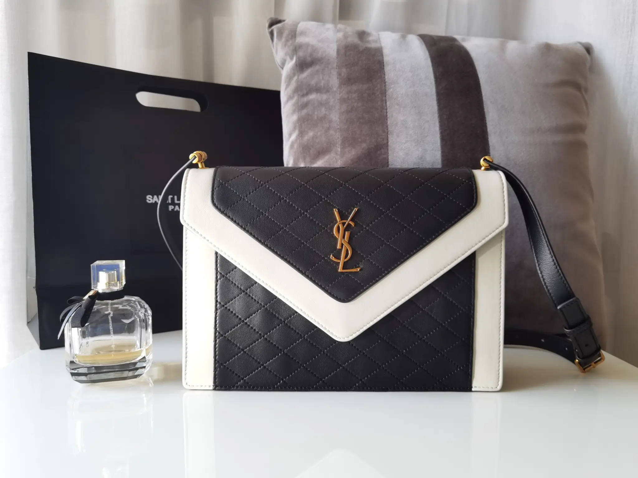 SLP Gaby shoulder bag made of diamond stitched leather ✨✨ Use classic envelopes properly