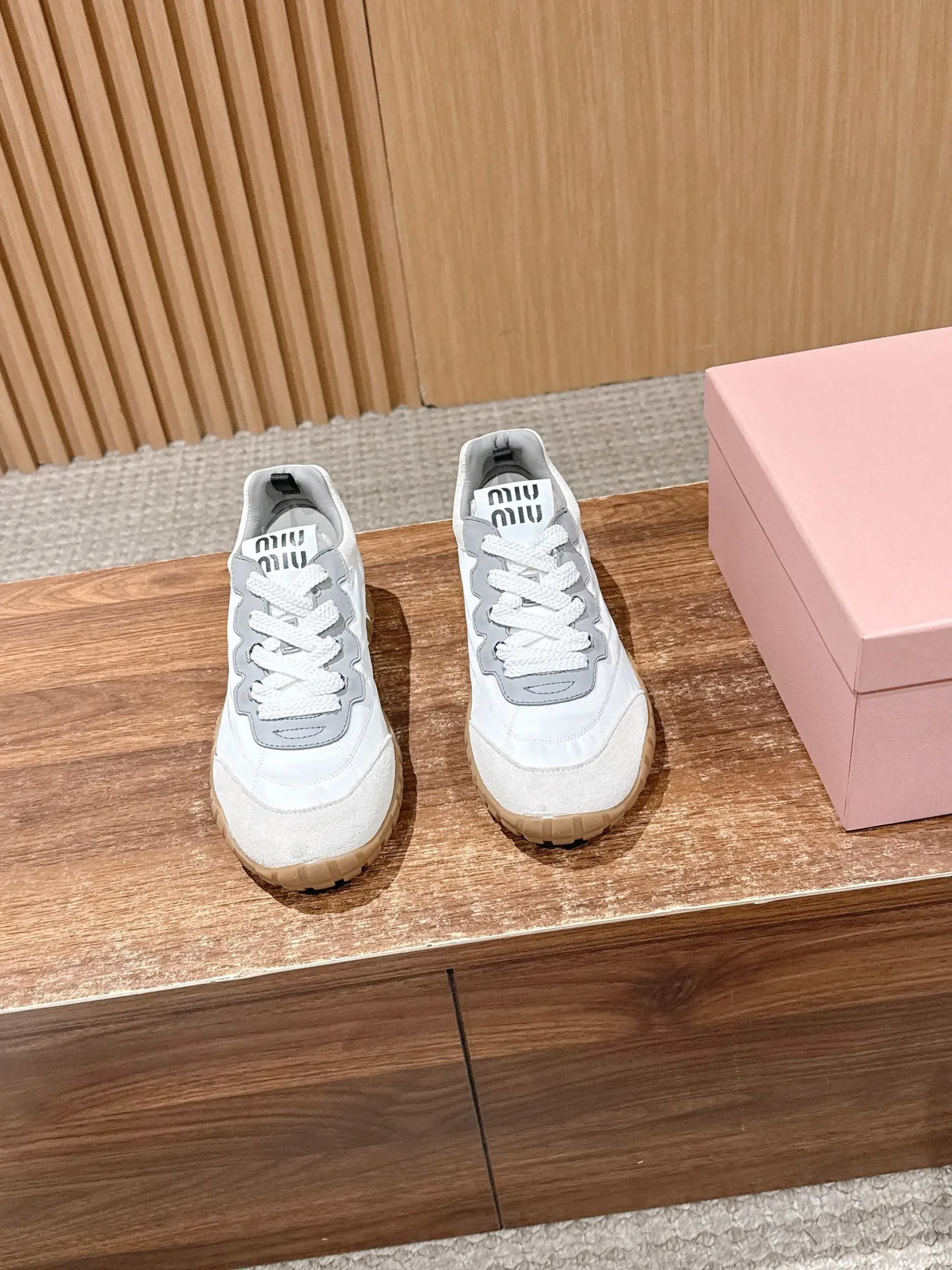 Purchasing grade 300 Miu Miu # Miu Fashion Strap Spring/Summer New Collection Forrest Gump