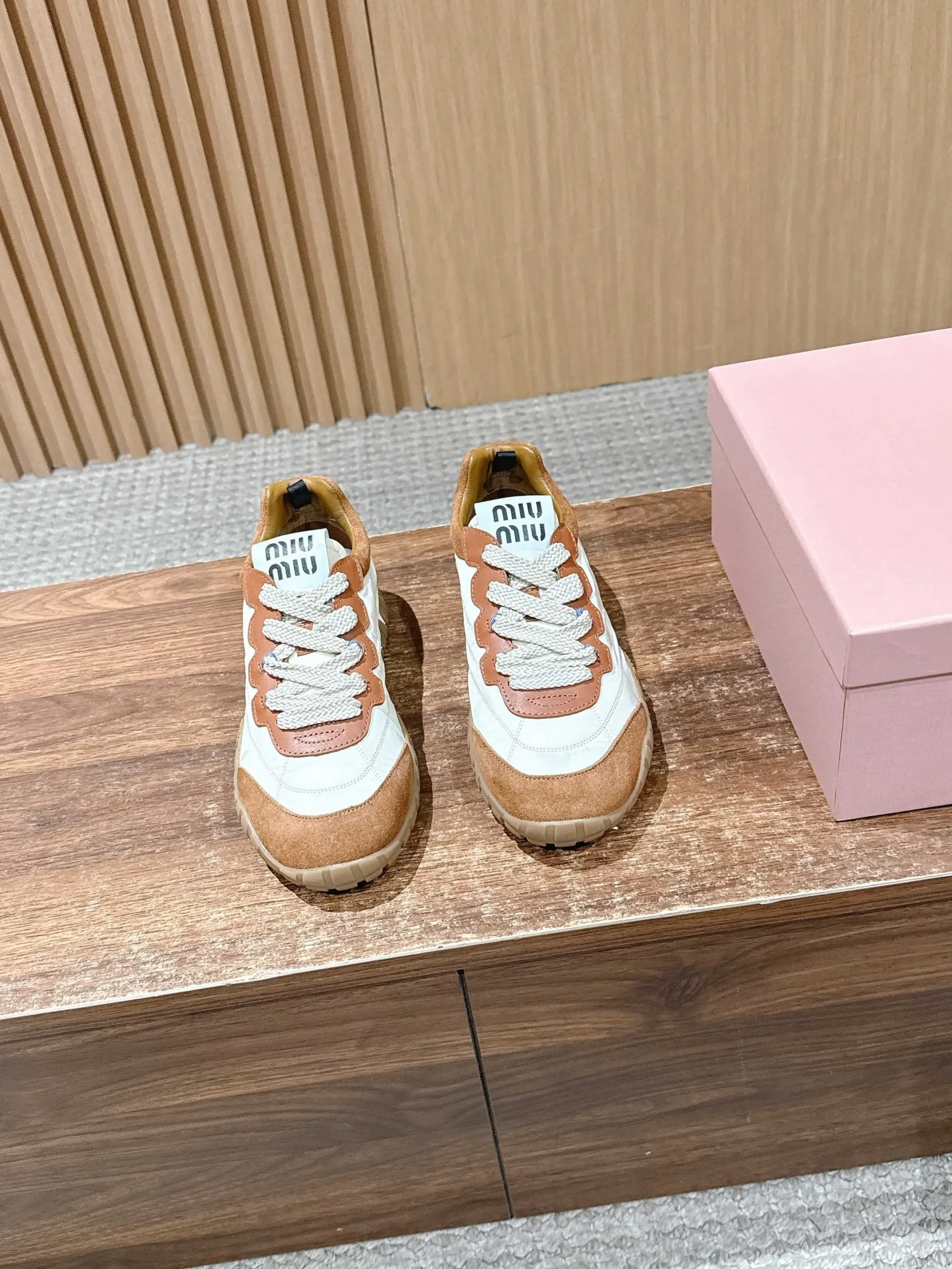 Purchasing grade 300 Miu Miu # Miu Fashion Strap Spring/Summer New Collection Forrest Gump