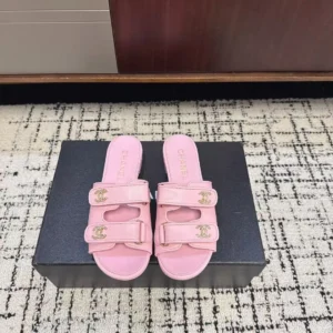 '- 26P Spring/Summer New Chanel Xiaoxiang Classic Double C Water Diamond Button Cool Slippers Magic