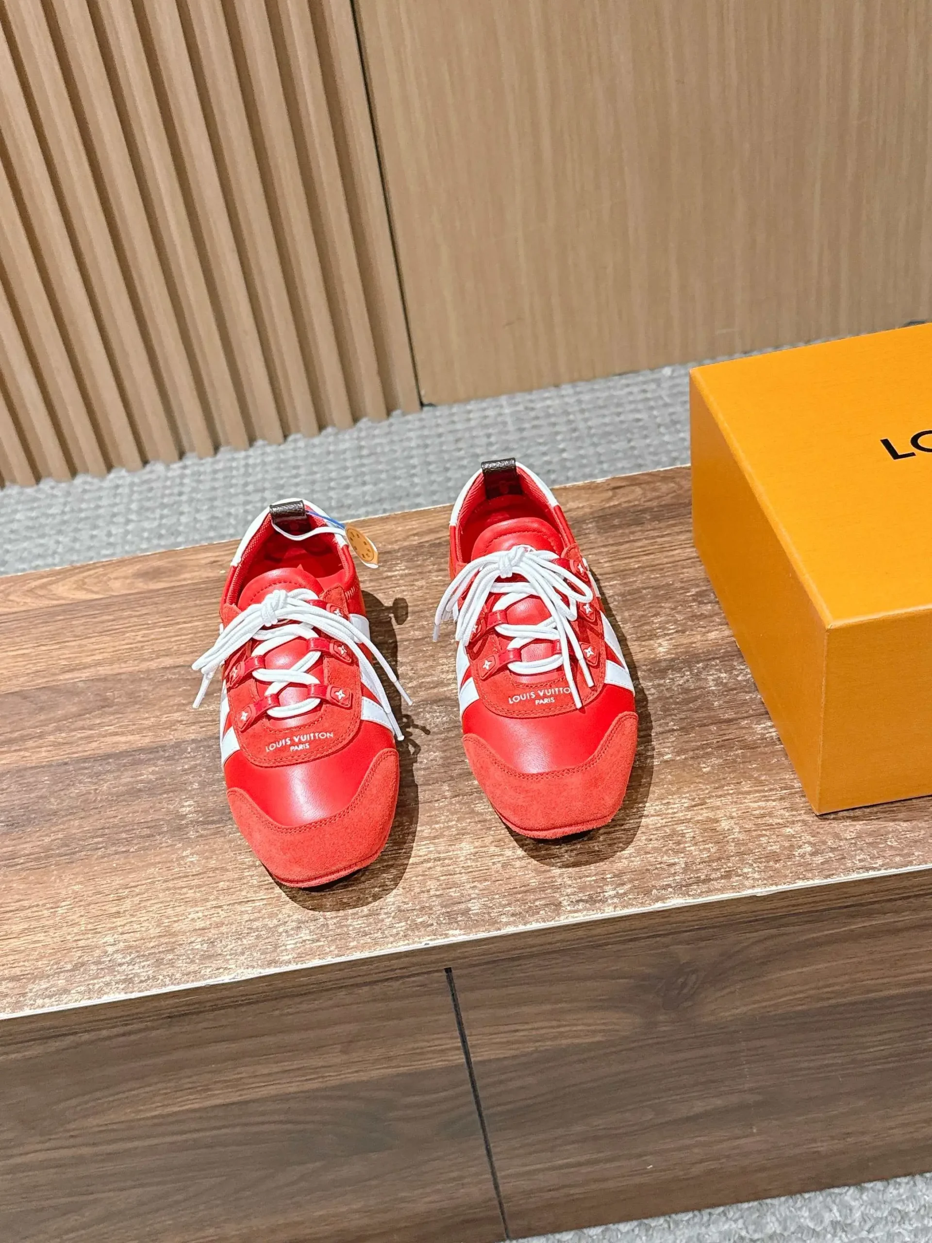 Purchasing grade 350 LOUIS VUITTON ☑️ Donkey brand sports shoes nearby