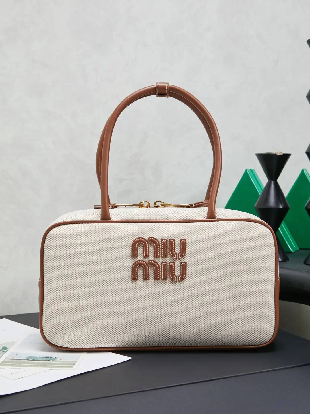 5BB172: MiuMiu new size briefcase, made of top-grade imported calf leather and leather