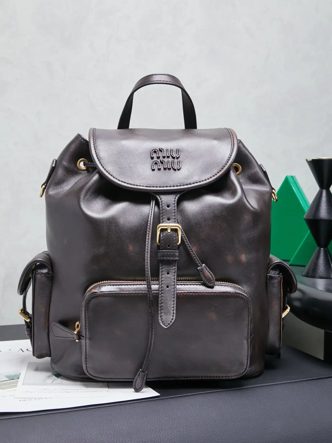 Vintage large size in stock
MIU new college style backpack: 5BZ042, made of high-quality calf leather
