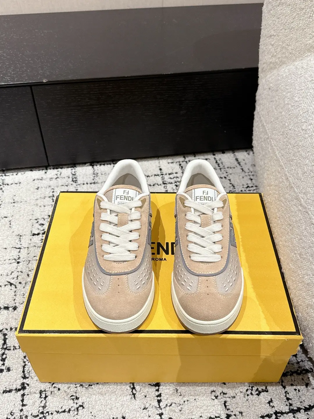 340 men+10 # couple style
Fendi 25 is the best