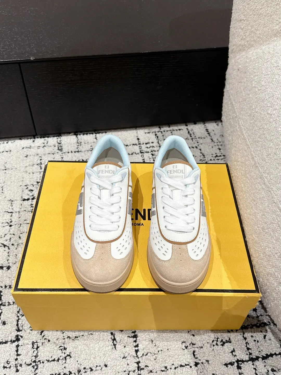 340 men+10 # couple style
Fendi 25 is the best