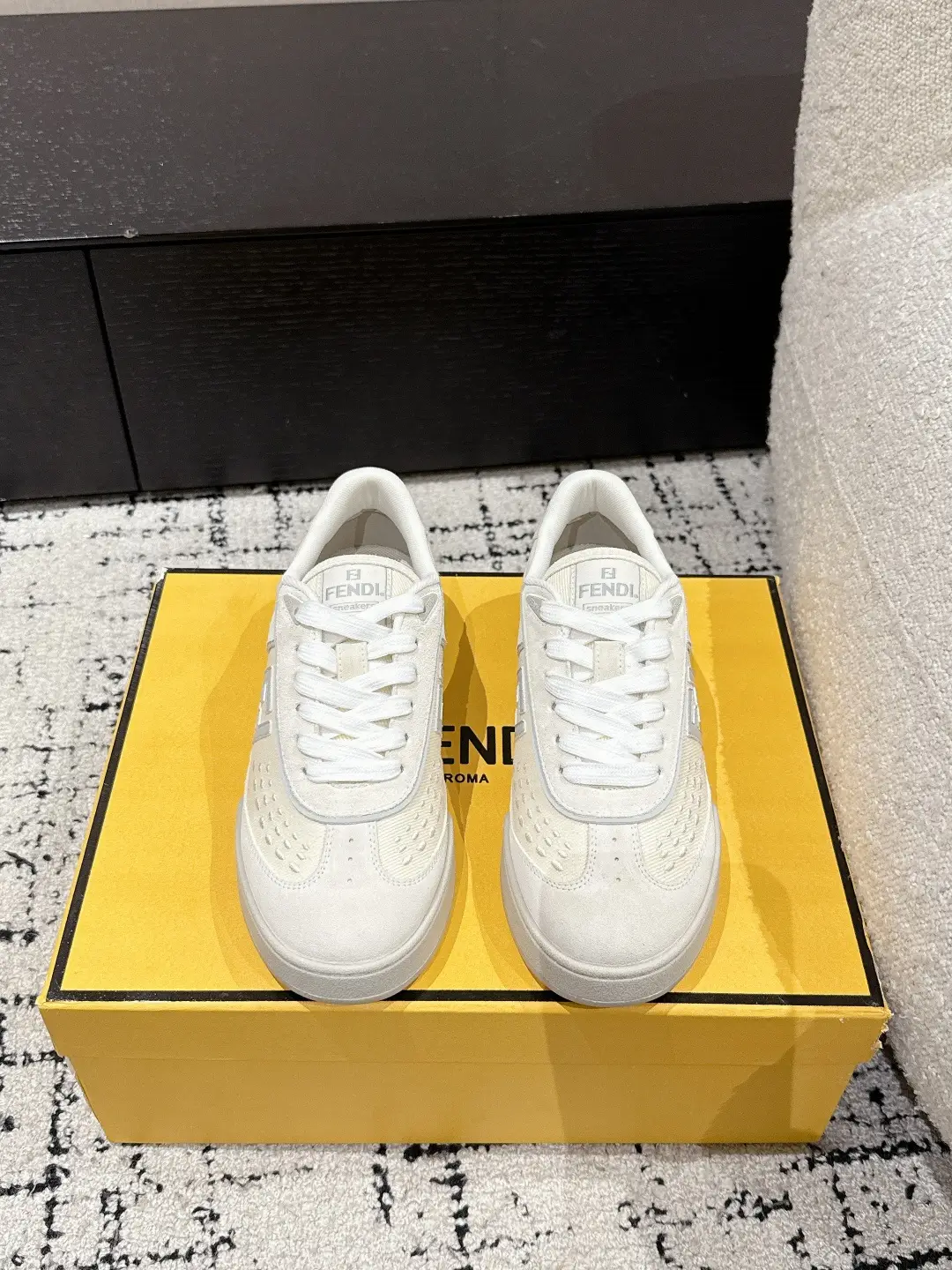 340 men+10 # couple style
Fendi 25 is the best