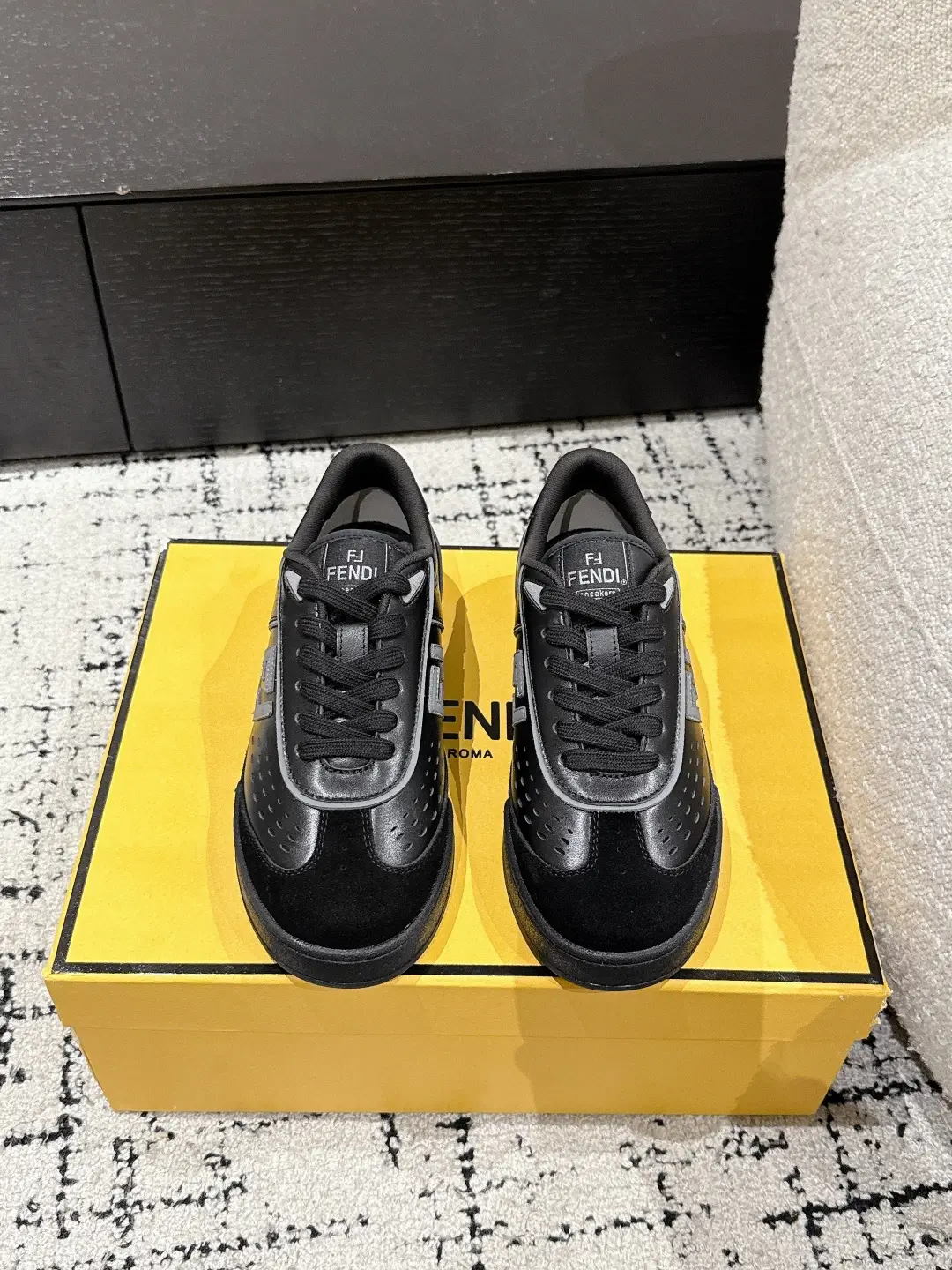 340 men+10 # couple style
Fendi 25 is the best