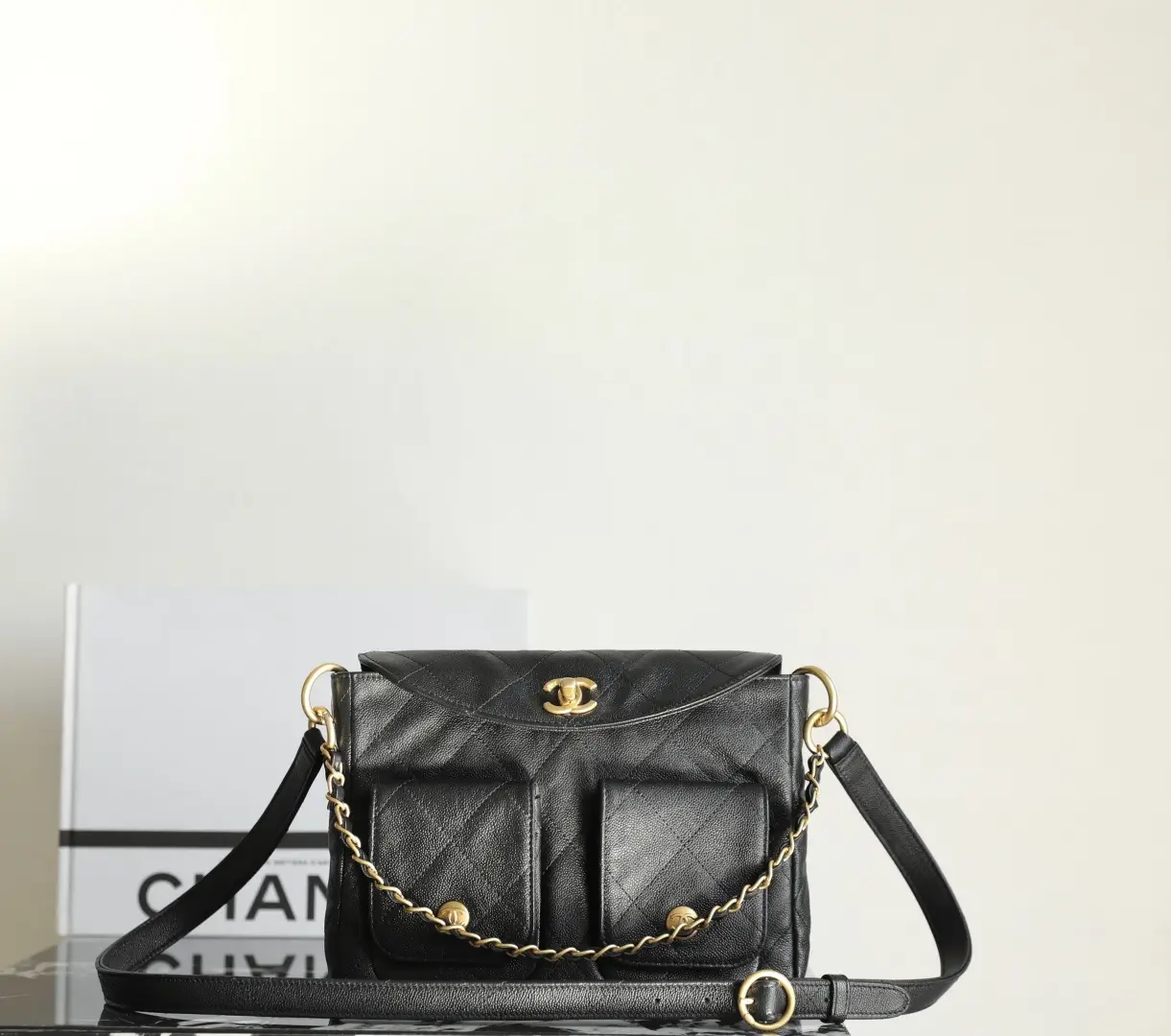 Spring/Summer Hippie Postman Bag
Size: * *Original factory leather