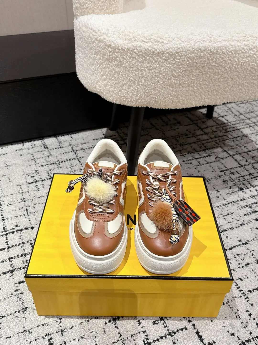 360  #
FENDI 25 Match Plat