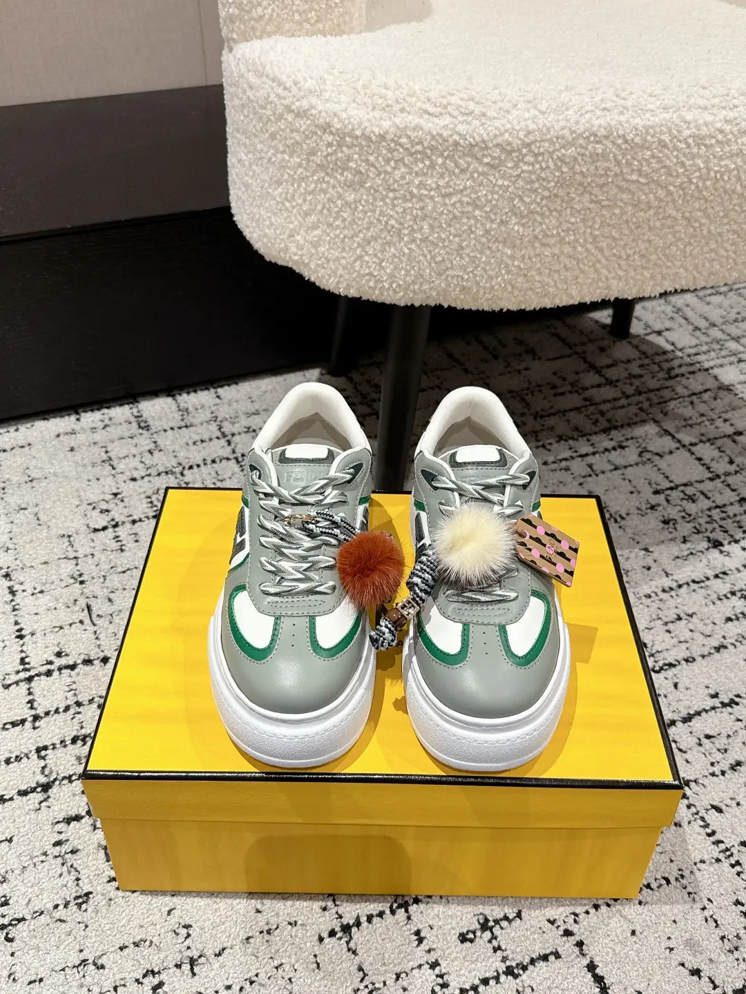 360  #
FENDI 25 Match Plat