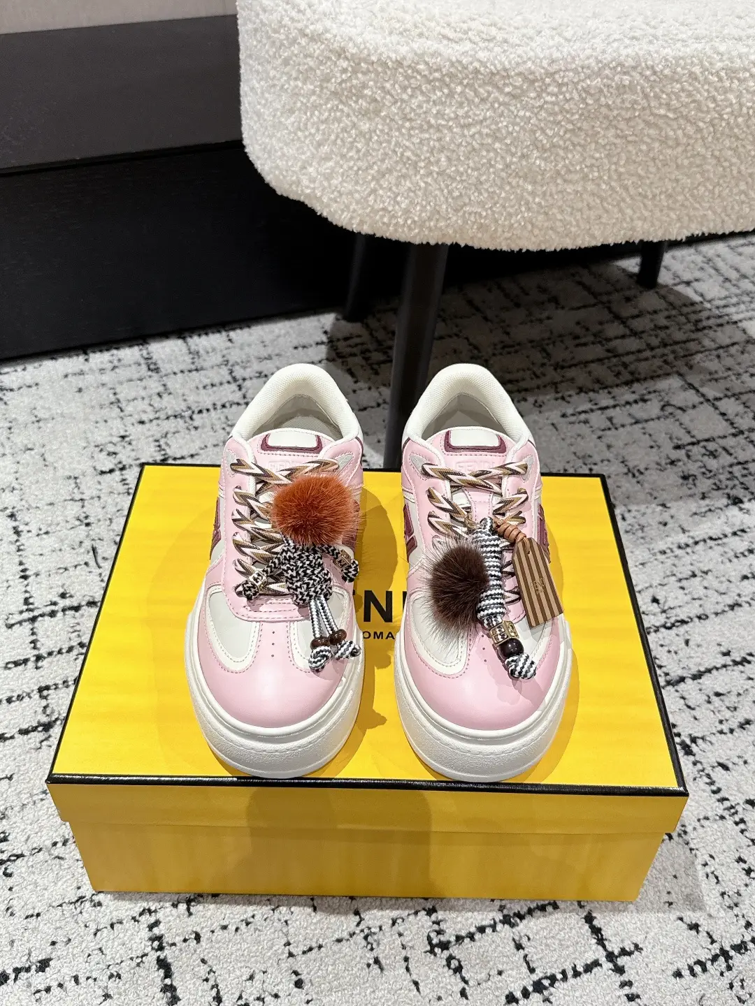 360  #
FENDI 25 Match Plat