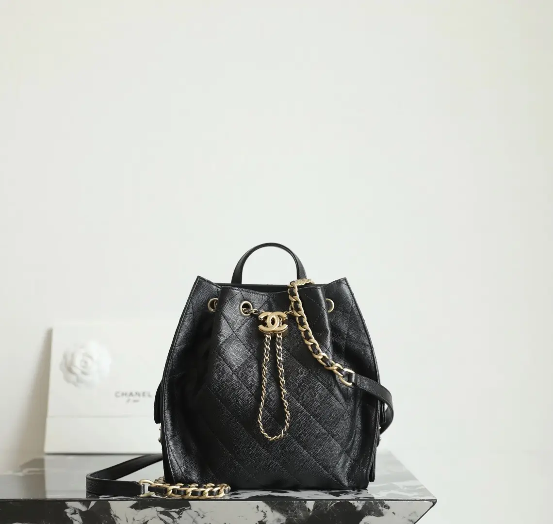 Autumn and Winter Backpack
Size: * * [Original Leather]
