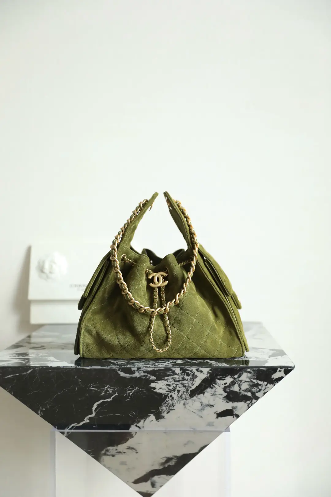 Hippie AS5293 frosted matcha green
Size: * * (original leather)