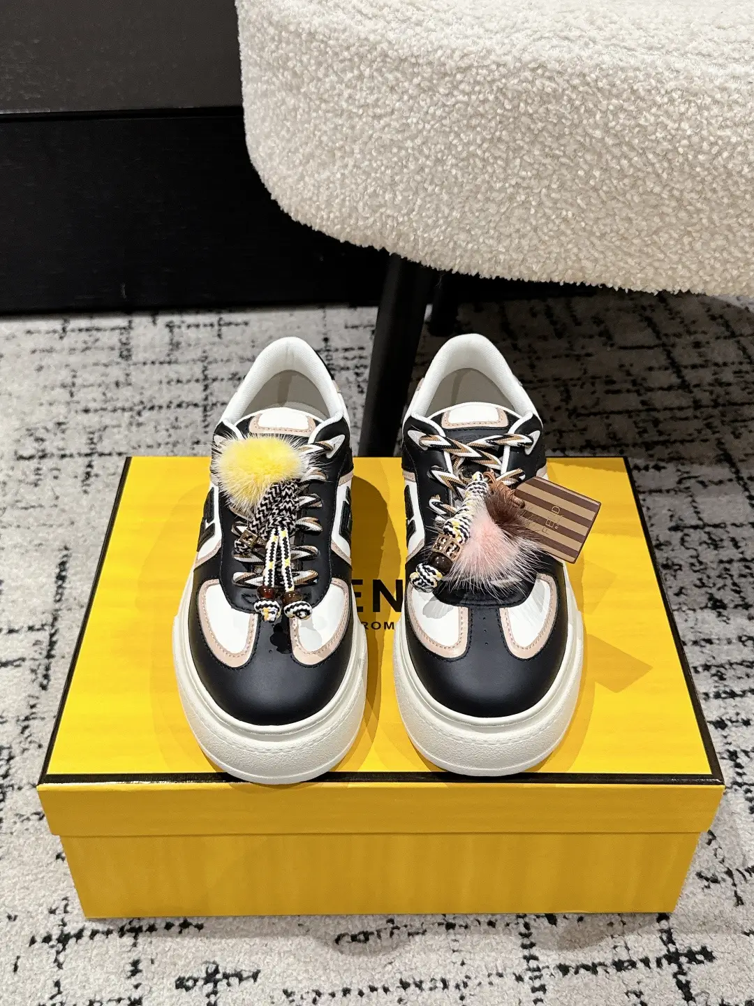 365  #
FENDI 25 Match Plat