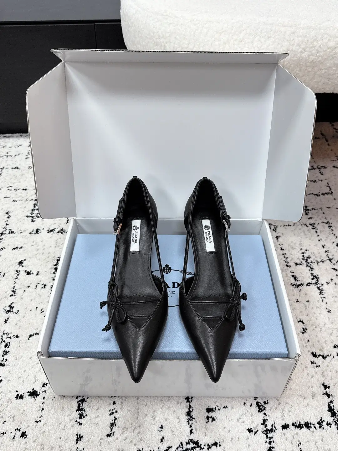 330 # Purchasing grade
Prada 26 Latest Fashion Show Tips