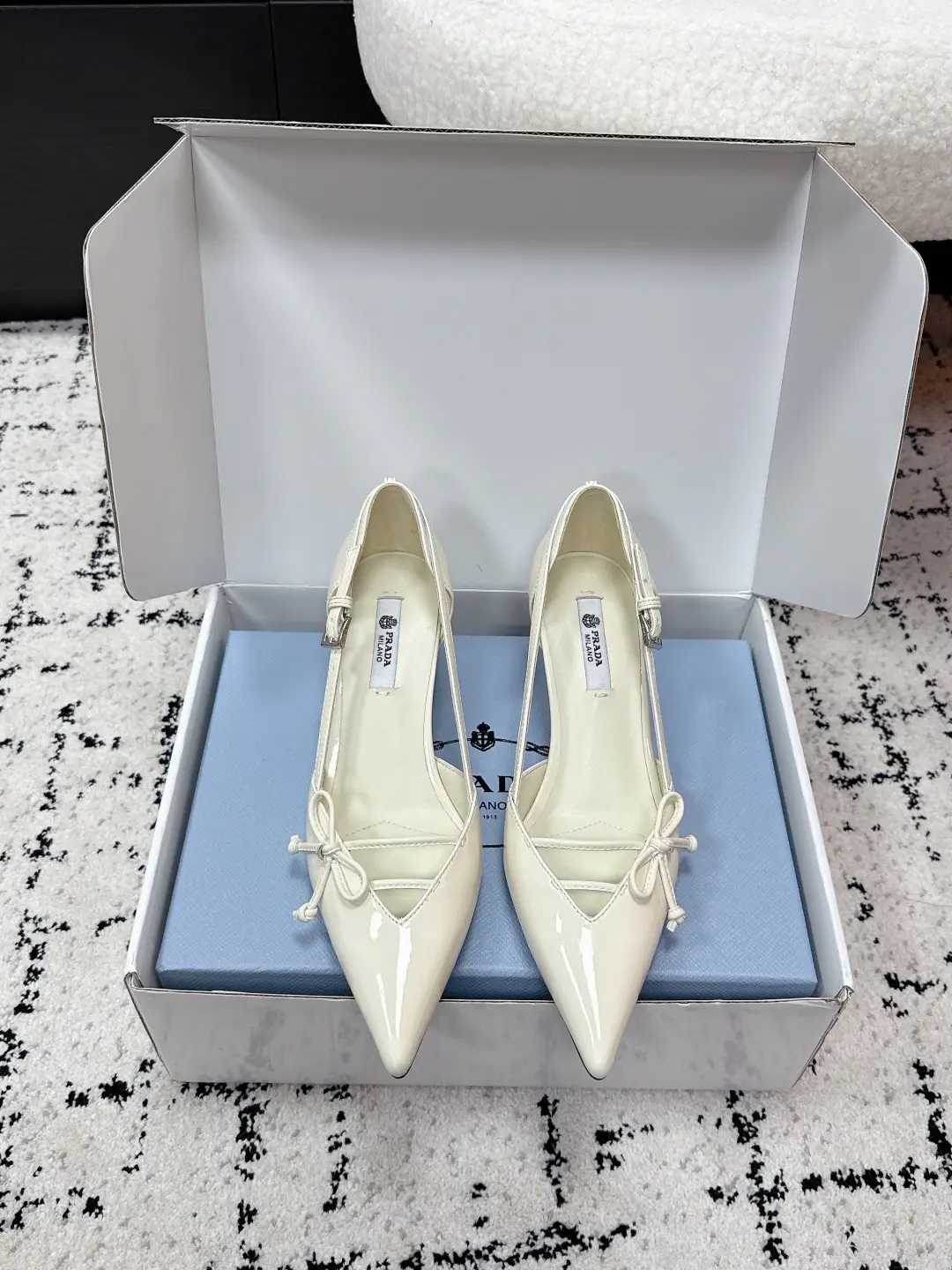330 # Purchasing grade
Prada 26 Latest Fashion Show Tips