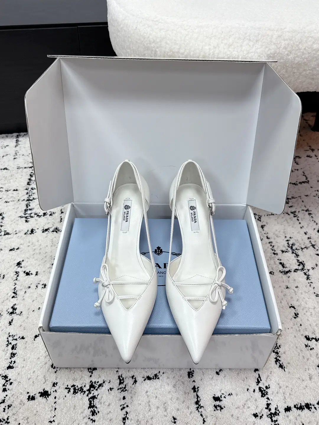 330 # Purchasing grade
Prada 26 Latest Fashion Show Tips