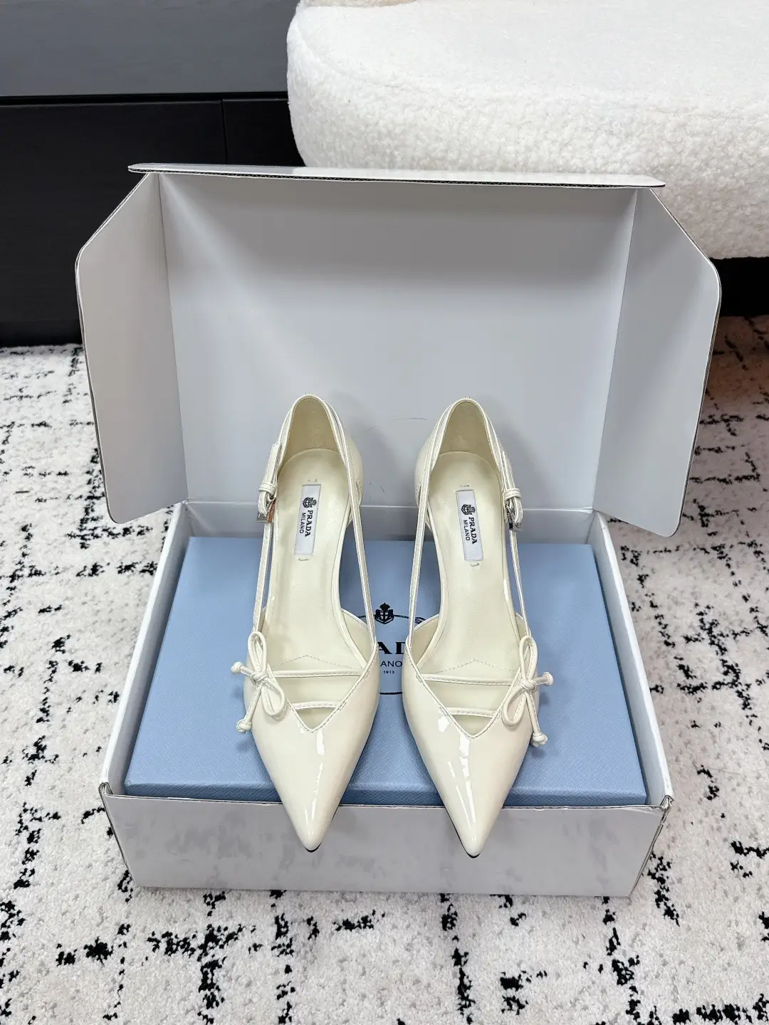 330 # Purchasing grade
Prada 26 Latest Fashion Show Tips