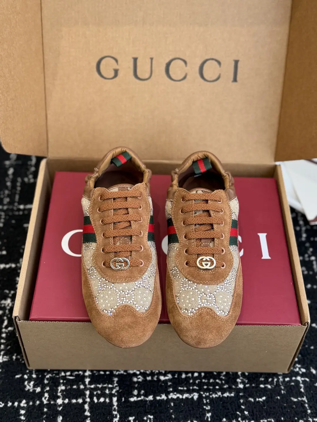 Purchasing grade female
Gucci 2026 runway collection, couple style, German training thin sole