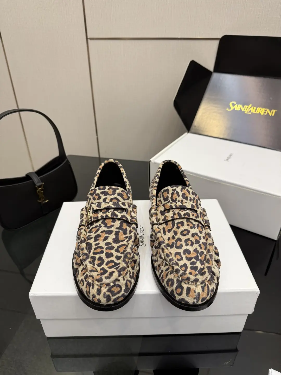 New Color Fabric Female Size Male Size
Saint Lauren*YSL