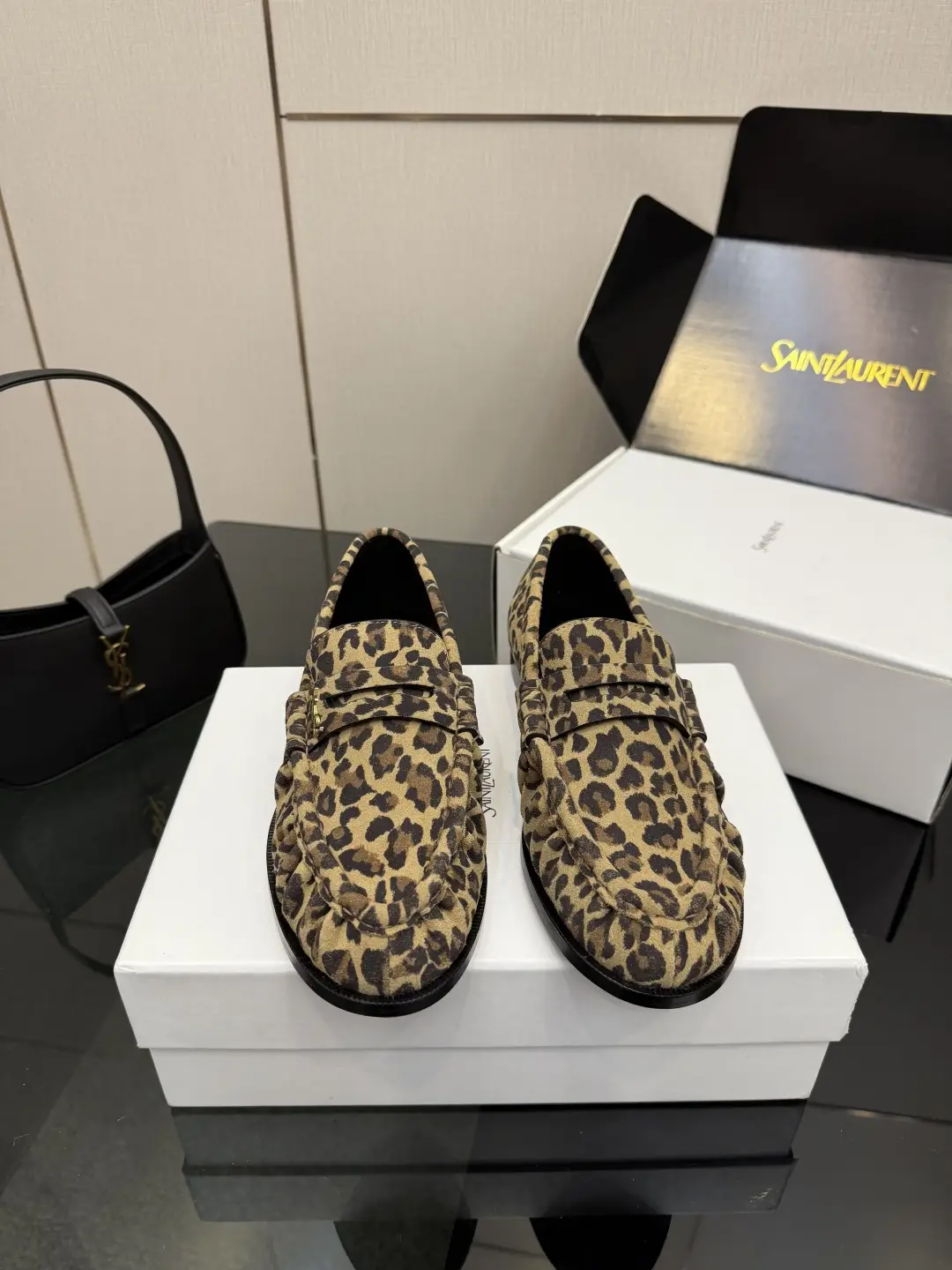 New Color Fabric Female Size Male Size
Saint Lauren*YSL