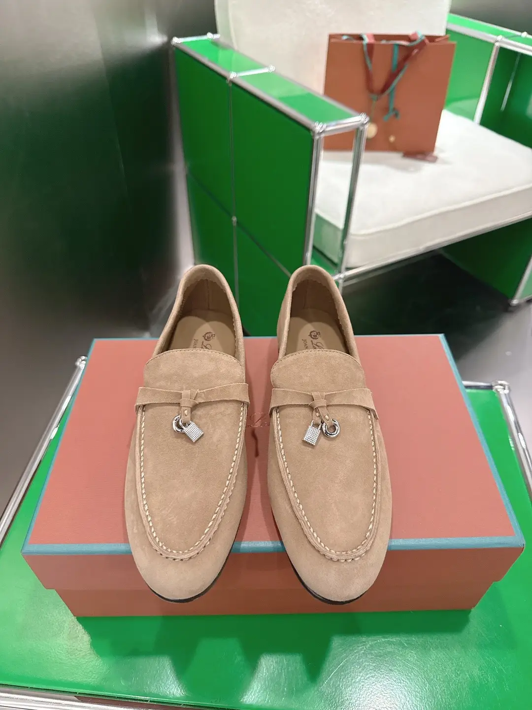 320 men's size+20
Loro PianaLP ∥ 2