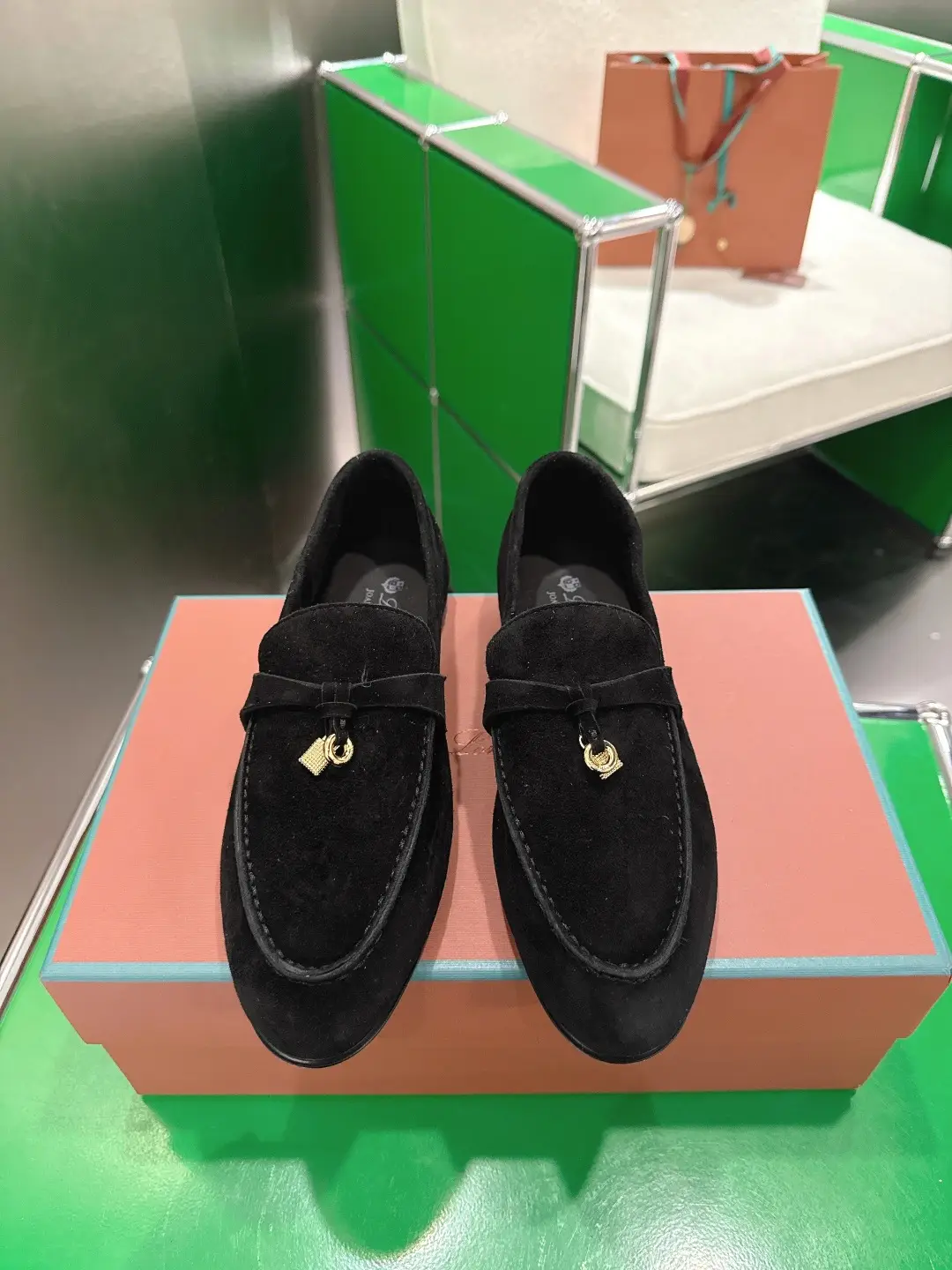 320 men's size+20
Loro PianaLP ∥ 2