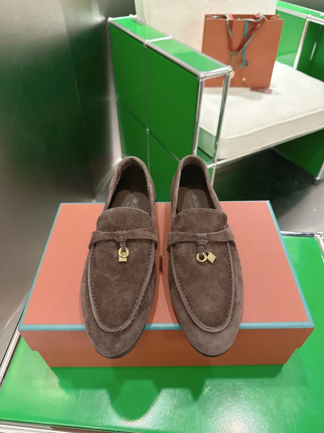 320 men's size+20
Loro PianaLP ∥ 2