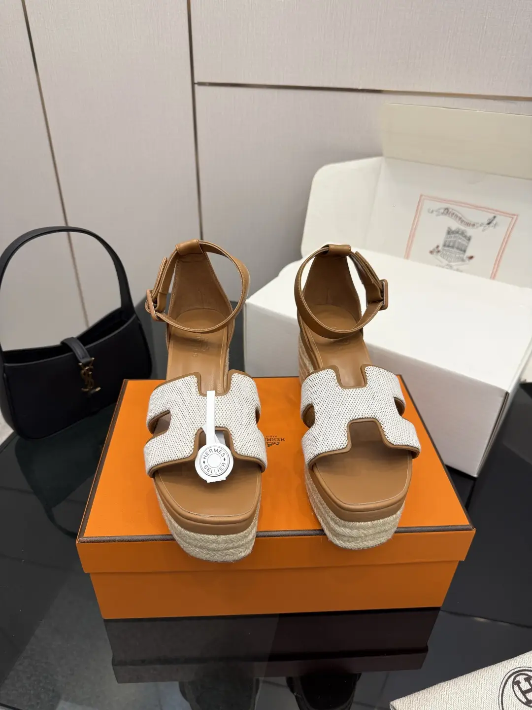 390 (with complete set of airplane boxes)
Dongguan goods purchasing grade Hermes Hermes