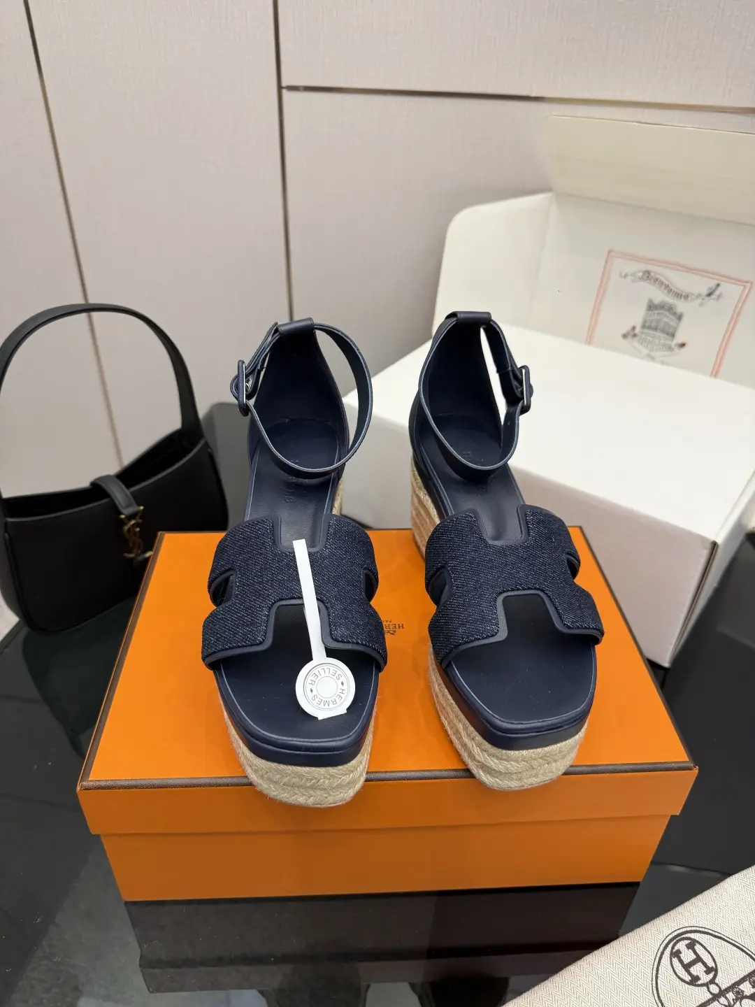 390 (with complete set of airplane boxes)
Dongguan goods purchasing grade Hermes Hermes