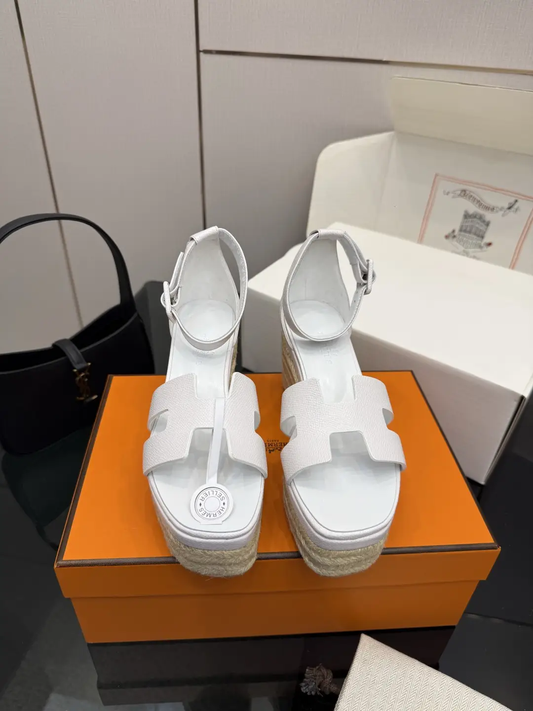 390 (with complete set of airplane boxes)
Dongguan goods purchasing grade Hermes Hermes