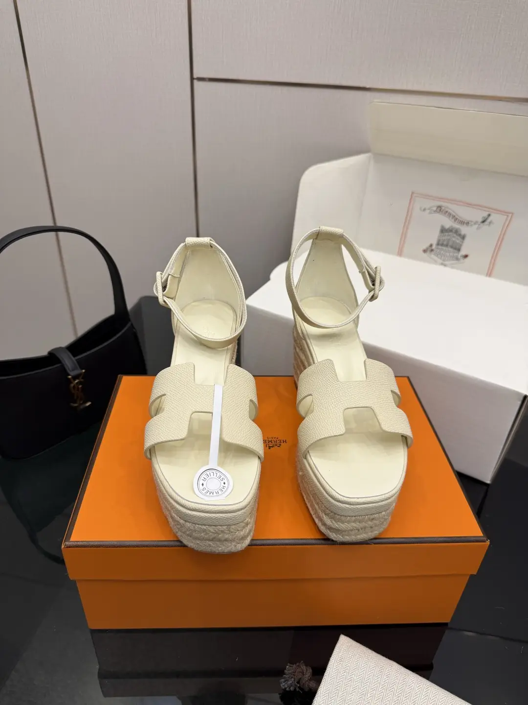 390 (with complete set of airplane boxes)
Dongguan goods purchasing grade Hermes Hermes