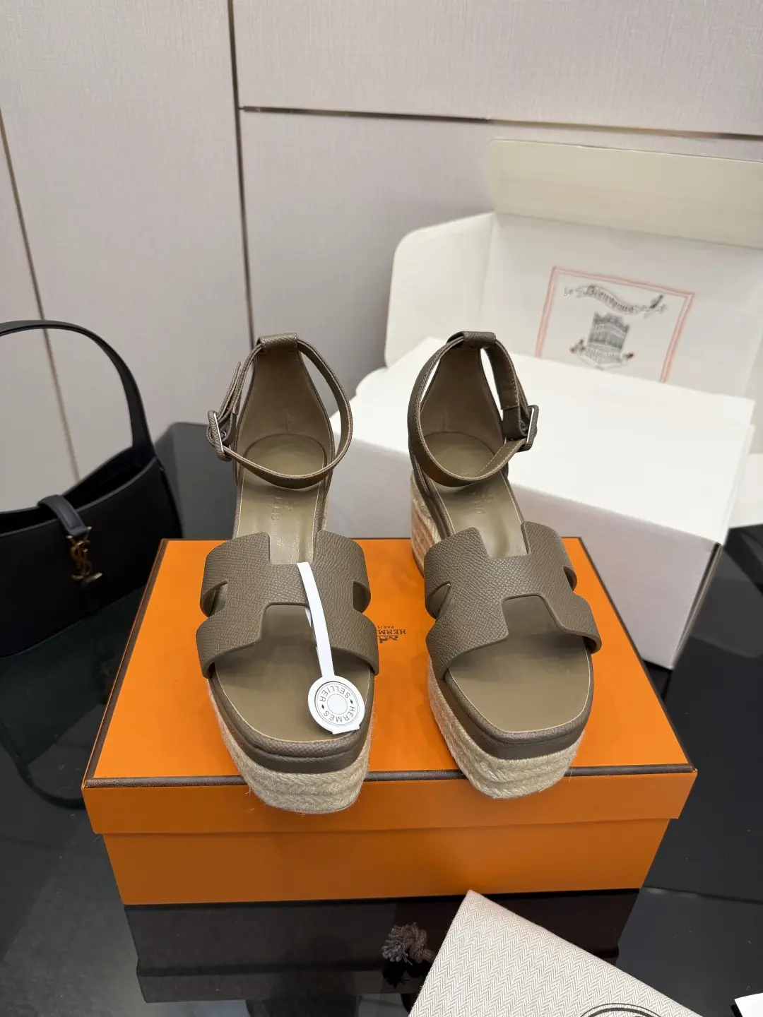390 (with complete set of airplane boxes)
Dongguan goods purchasing grade Hermes Hermes