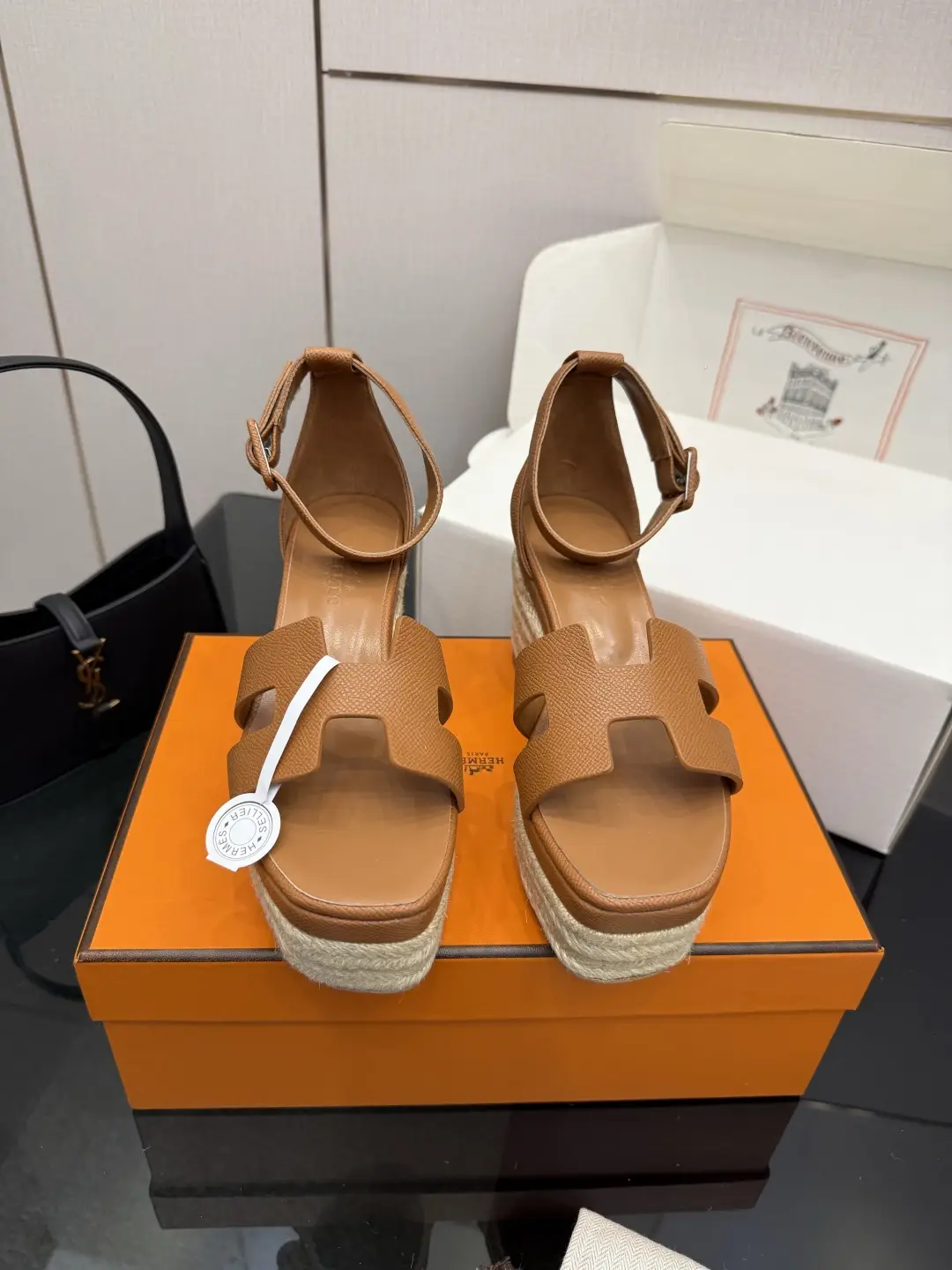 390 (with complete set of airplane boxes)
Dongguan goods purchasing grade Hermes Hermes