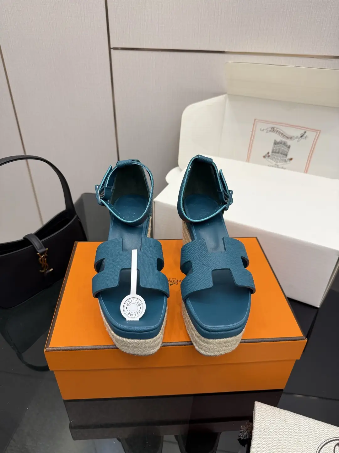 390 (with complete set of airplane boxes)
Dongguan goods purchasing grade Hermes Hermes