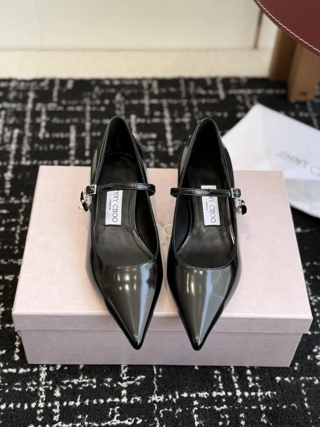 Dongguan purchasing grade 380
Jimmy Choo, Jay Chou, JC Pearl Pendant