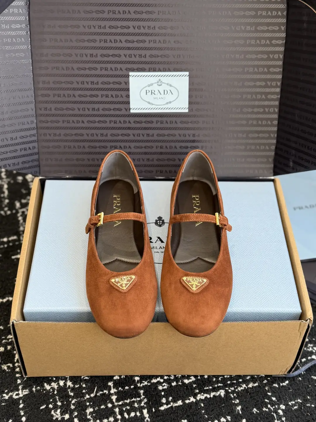 Dongguan Purchasing Grade 350（ ⚠️ Official website synchronization ✈️ Box packaging)
PRADA 2