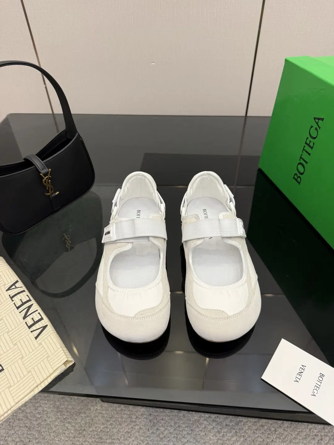 two hundred and ninety
BV Orbit Flash sneakers
Lemon yellow
color blocking