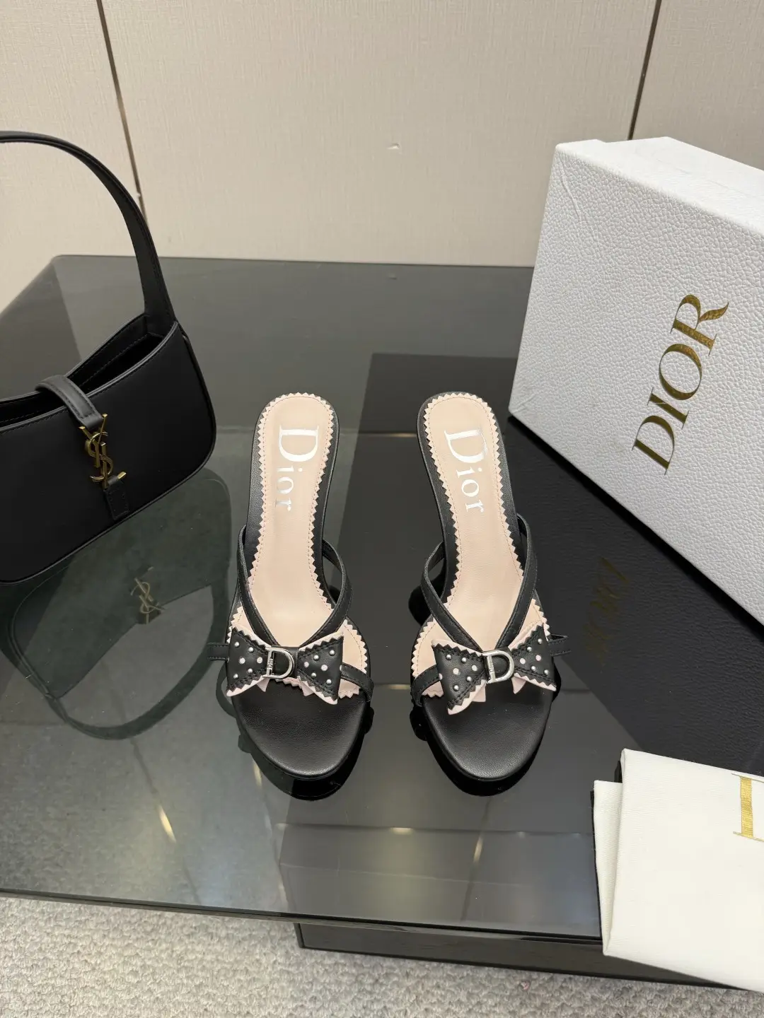 two hundred and ninety
DIOR2025 Spring/Summer New Product: Vintage Style, Girl's Heart Blows Out This
