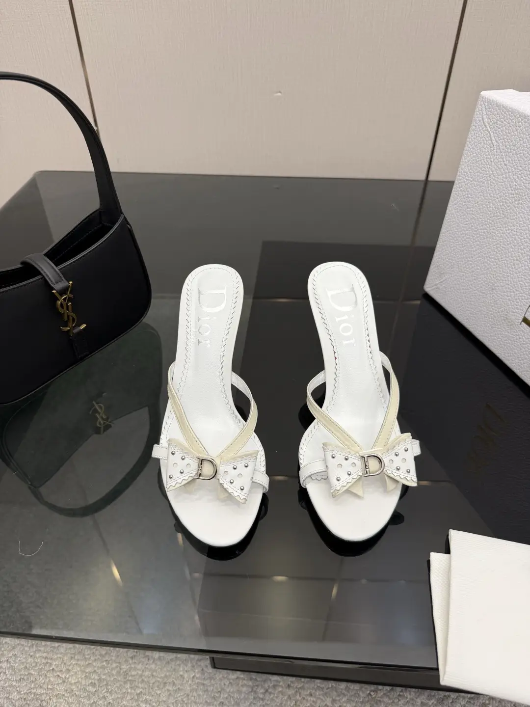 two hundred and ninety
DIOR2025 Spring/Summer New Product: Vintage Style, Girl's Heart Blows Out This
