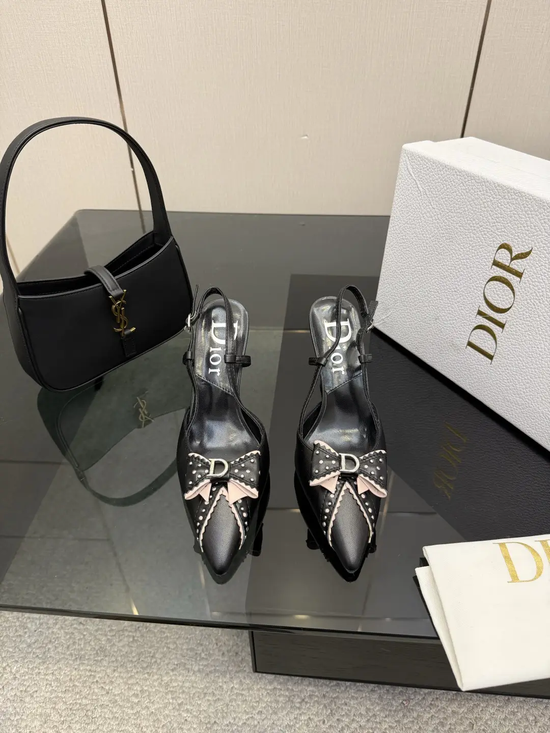 two hundred and ninety
DIOR2025 Spring/Summer New Product: Vintage Style, Girl's Heart Blows Out This