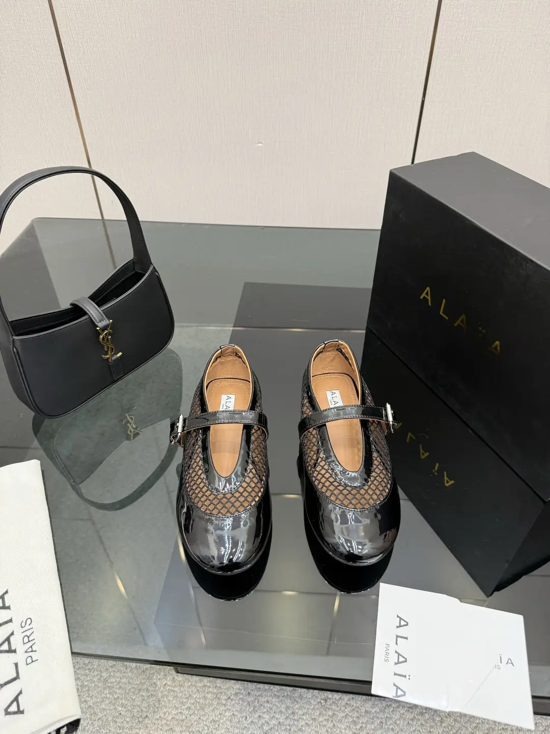 two hundred and ninety
ALAIA | French high-end first tier high-end brand
AzzedineA