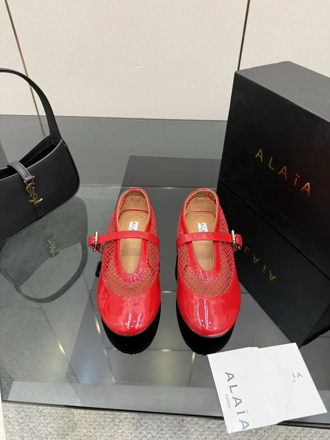 two hundred and ninety
ALAIA | French high-end first tier high-end brand
AzzedineA