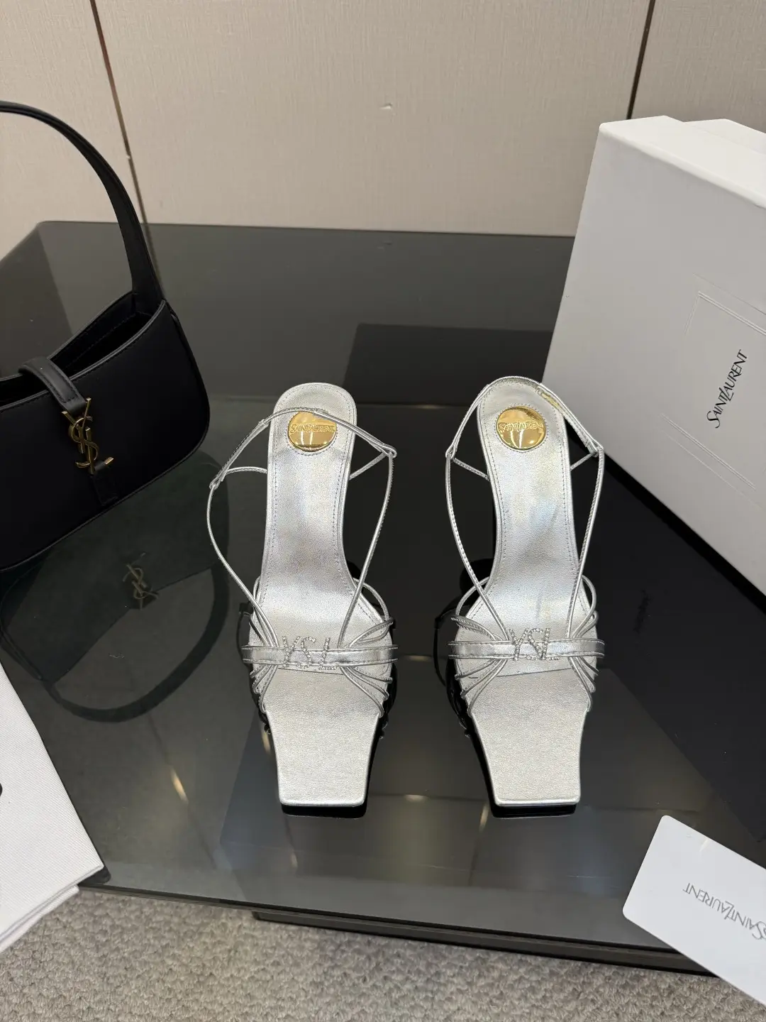 two hundred and eighty
SAIN * LAURENT2025 brand new high-heeled sandals! square