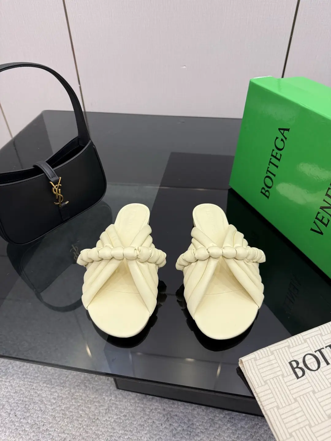 two hundred and eighty
Top tier high-end version purchasing agent quality original development
BottegaVe