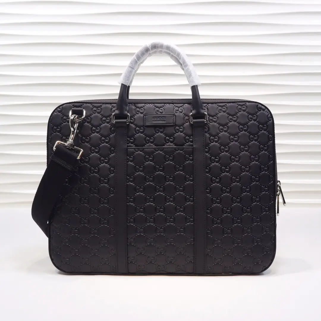 Gucci， Original leather, model number 451169 grams, compression size: 38x width