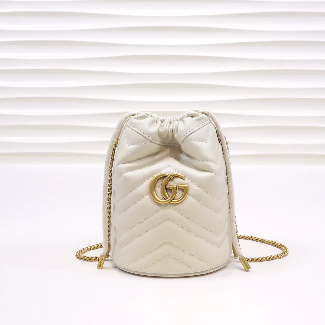 Gucci， Original leather, model number 575163 white