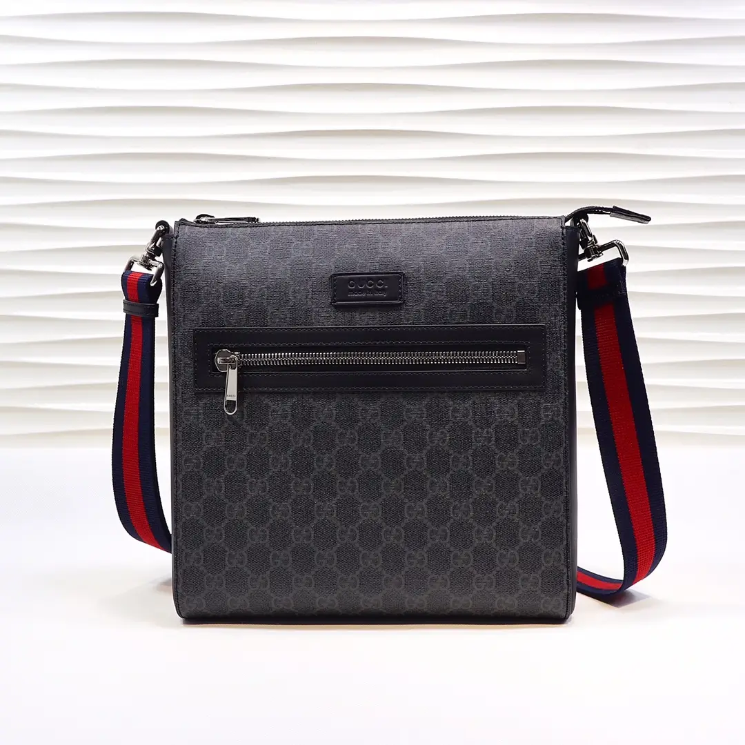 Gucci， Original leather, model number 474137 grams, adhesive size: width 27x