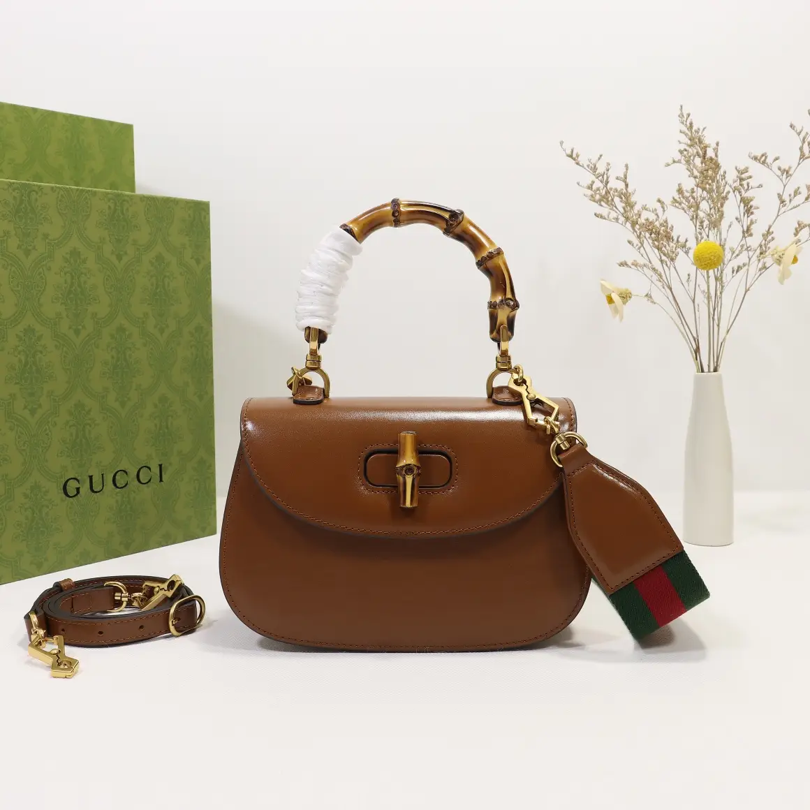 Gucci， Original leather, model number 675797 brown leather