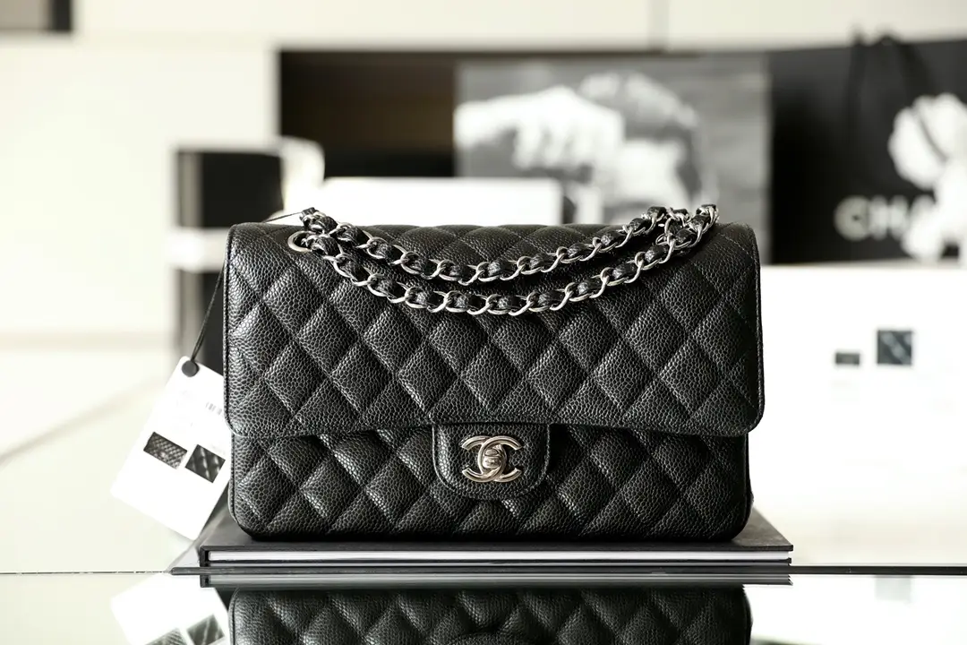 Series ➠ Medium
Size: *. *. (Original leather)